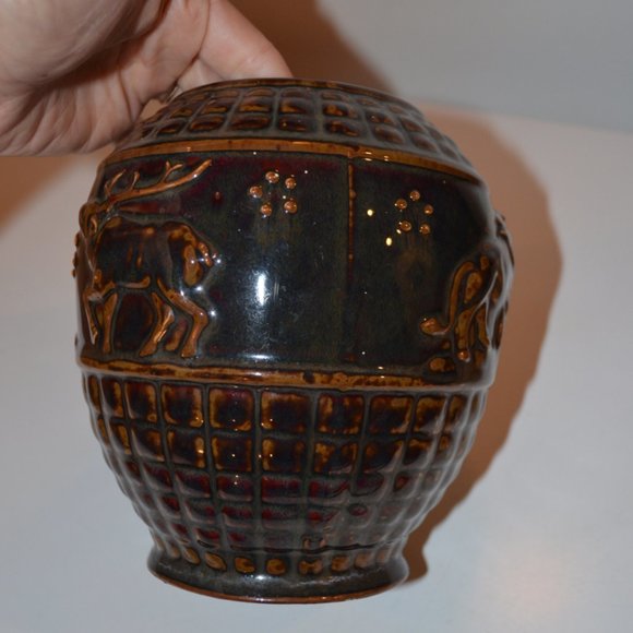Clay Pot Ceramic Texture Patterned Lions and Elks Brown Height approx. 6.5' - Picture 7 of 8
